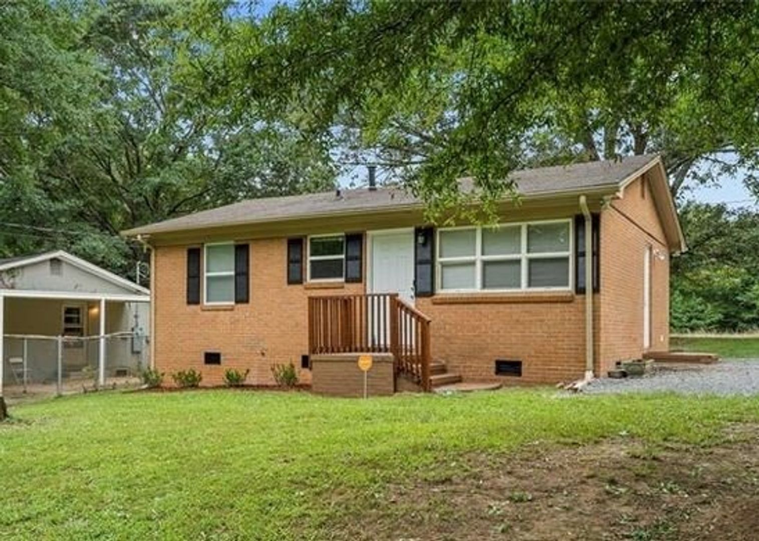 Gastonia House: 431 Red Tip Lane