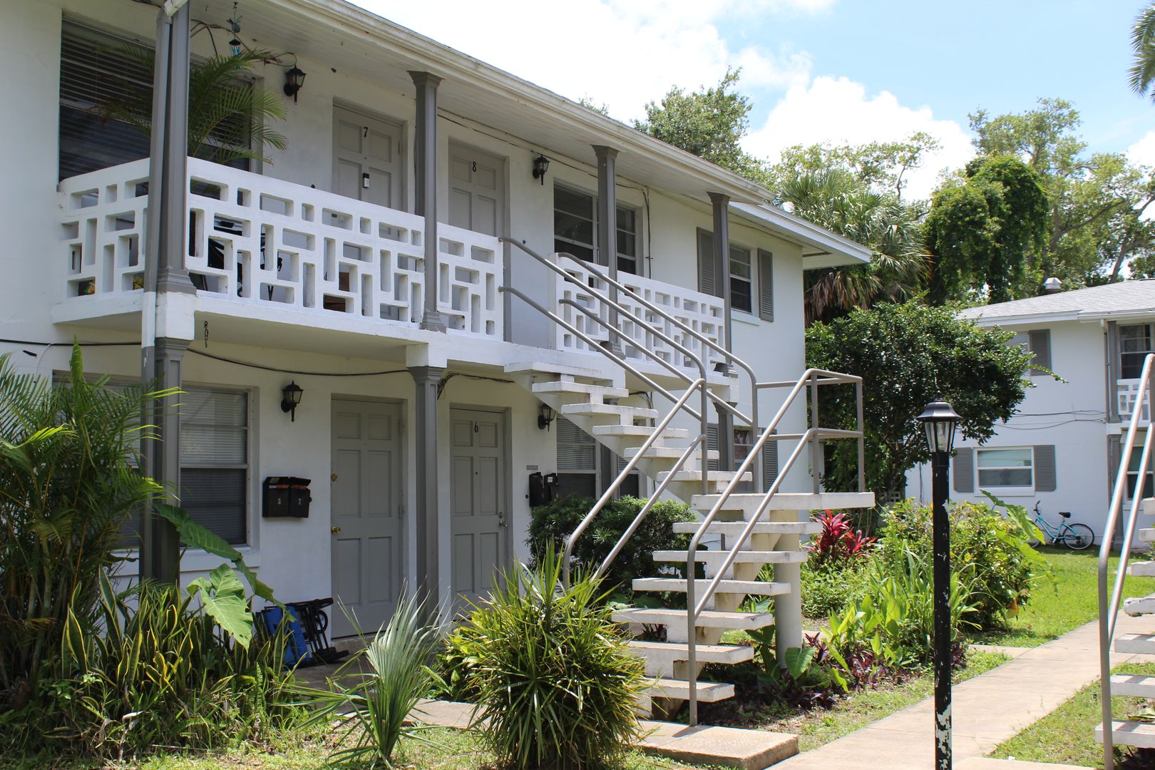 South Daytona Apartment: 1700 S Palmetto Ave
