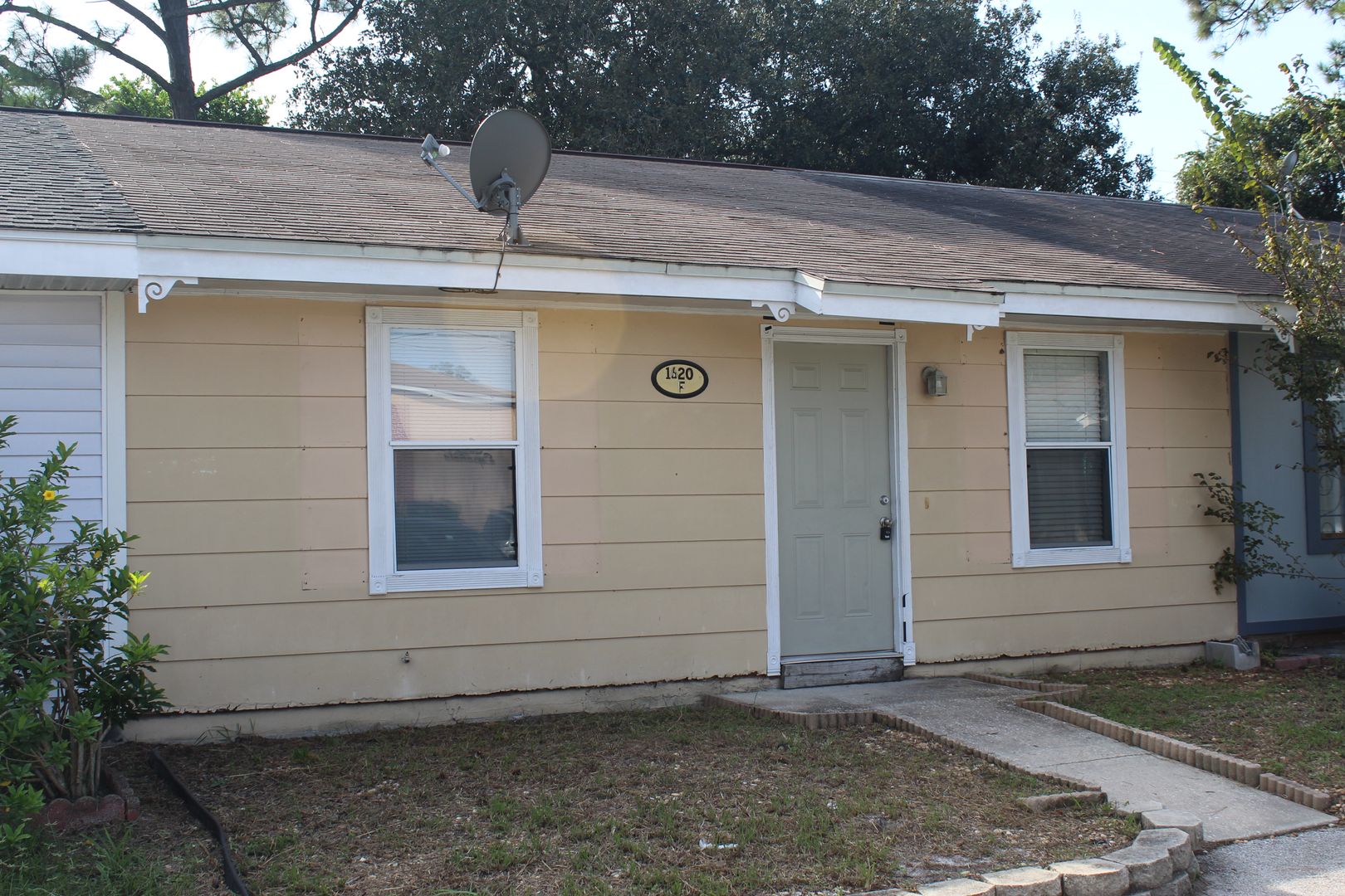 Holly Hill Townhome: 1620 Espanola Ave.