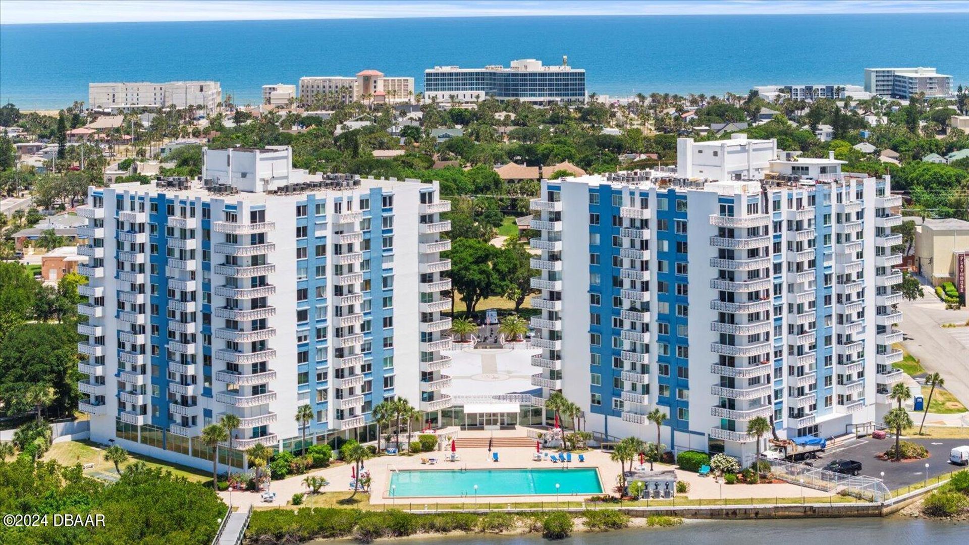 Daytona Beach Condo: 925 N Halifax Ave #707