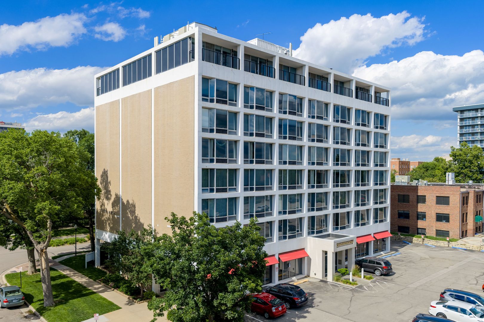 Lincoln Apartment: 1201 Lincoln Mall