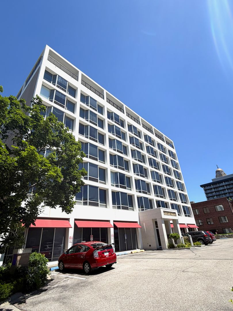 Lincoln Apartment: 1201 Lincoln Mall