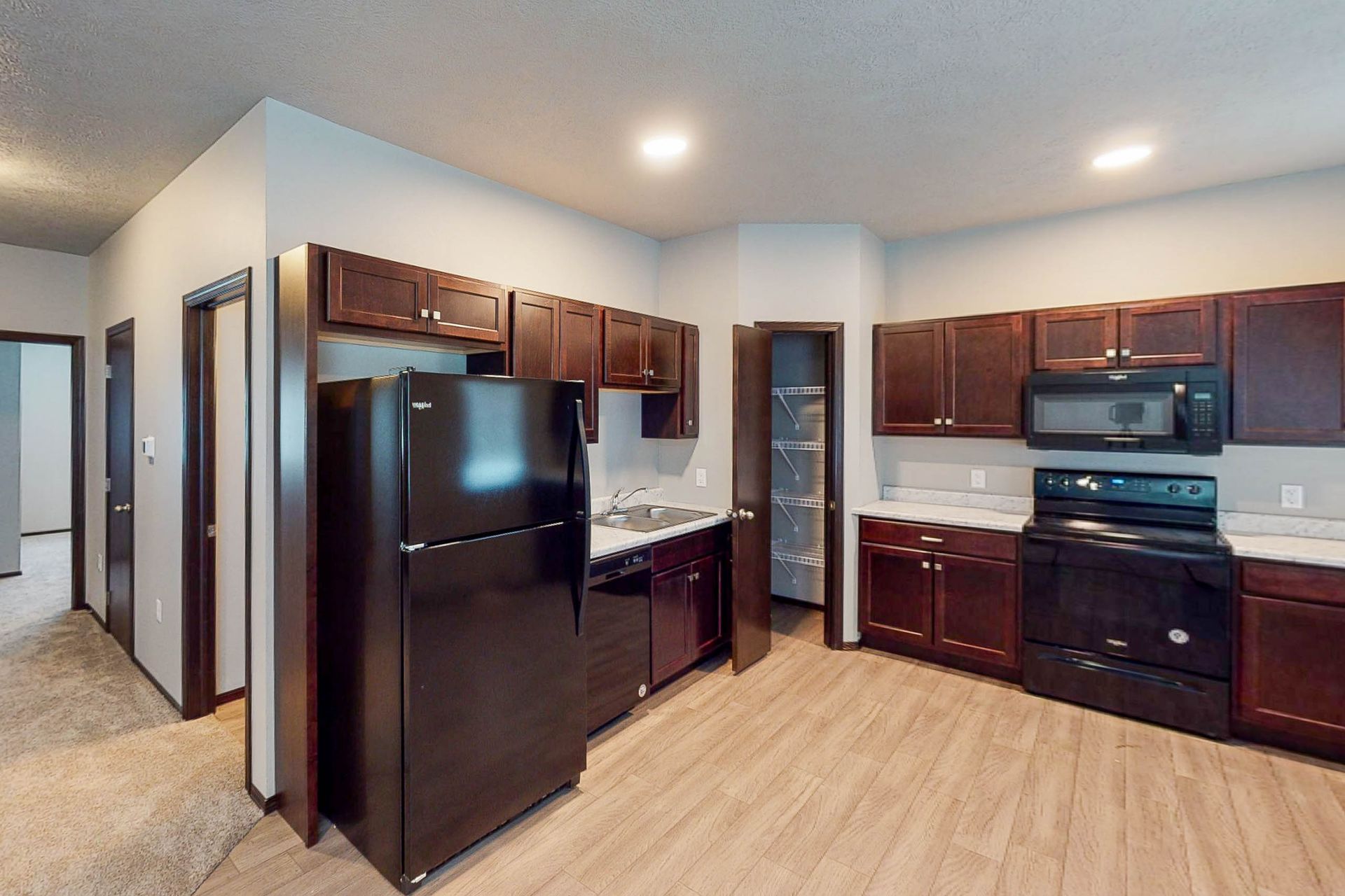Mason City Apartment: 100 4th St. SW