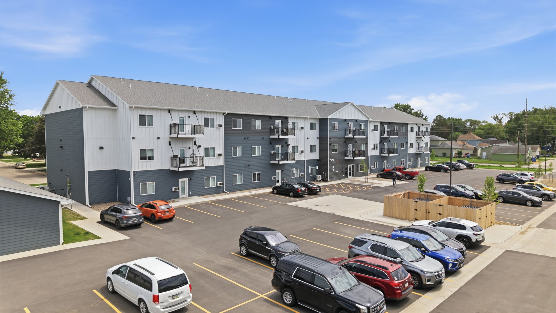 Le Mars Apartment: 427 4th Street NW