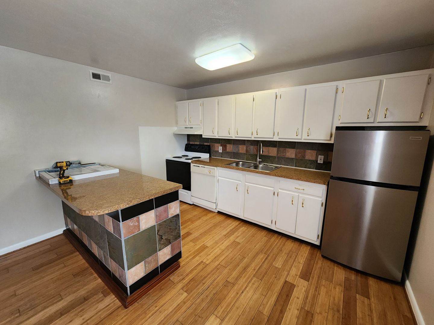 Norfolk Apartment: 1331 Bayville St