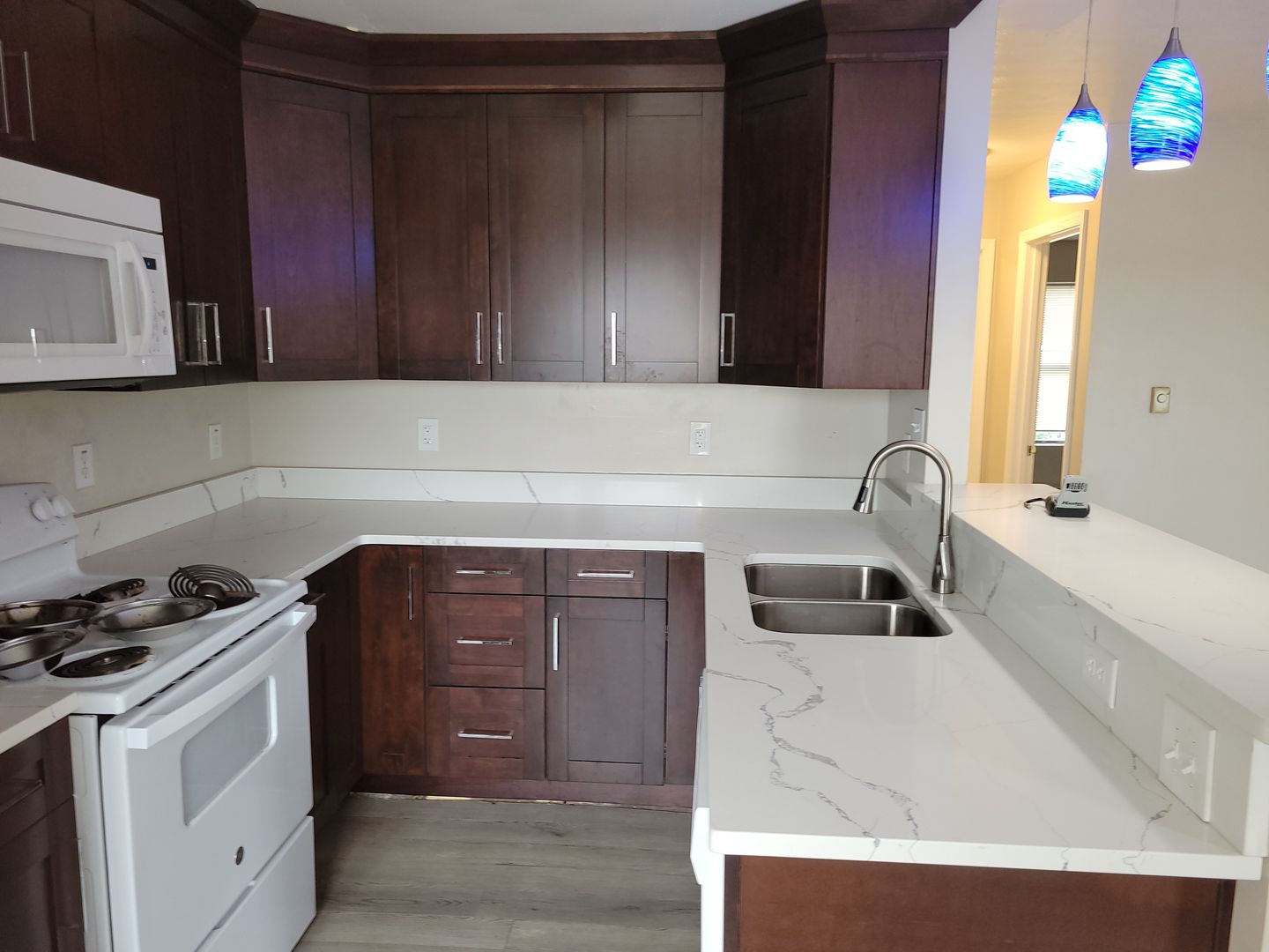 Norfolk Apartment: 117 Balview Ave
