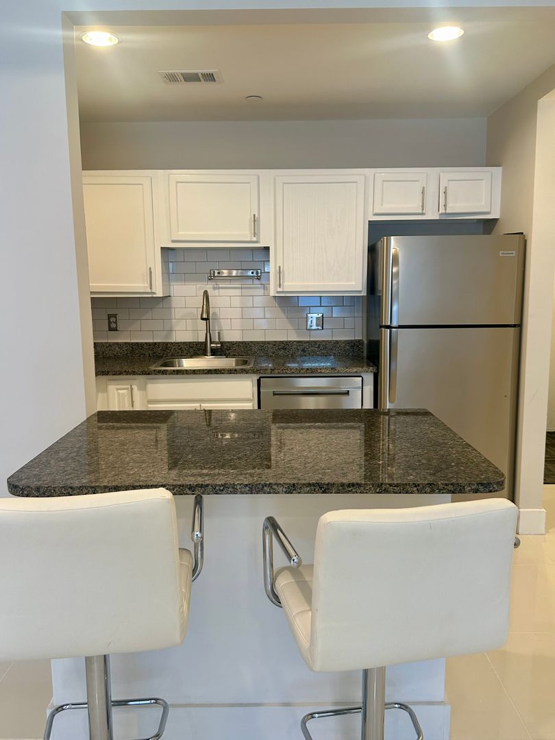 Memphis Apartment: 775 Melrose Street