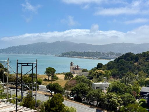 BEAUTIFULLY UPDATED TWO BED / ONE BATH TIBURON CONDO. INCREDIBLE PANORAMIC VIEWS!