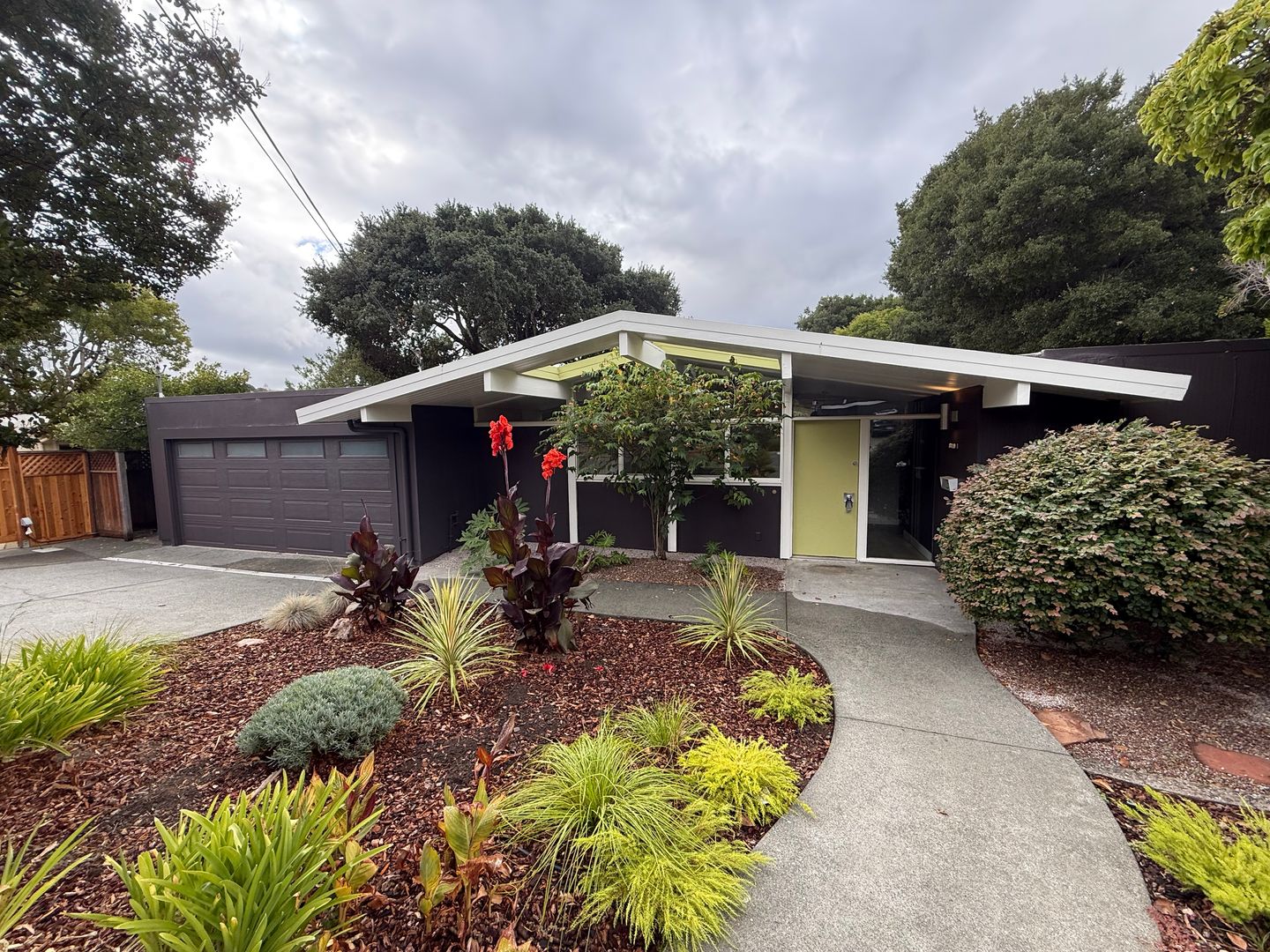 San Rafael House: 819 Greenberry Lane