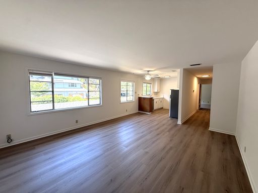 SPACIOUS ONE BED / ONE BATH END UNIT IN DOWNTOWN SAN ANSELMO WITH PARKING
