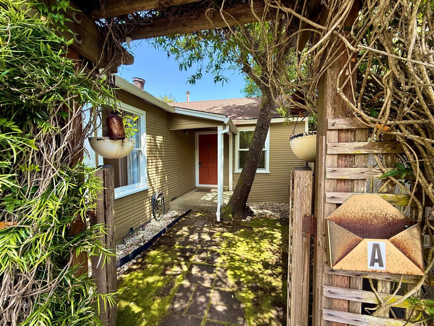 Mill Valley Apartment: 534 Northern Avenue