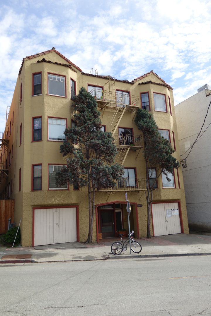 Oakland Apartment: 2422 8th Avenue
