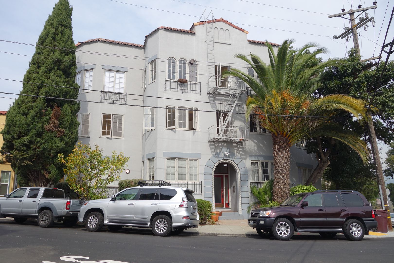 Oakland Apartment: 595 Merritt Avenue