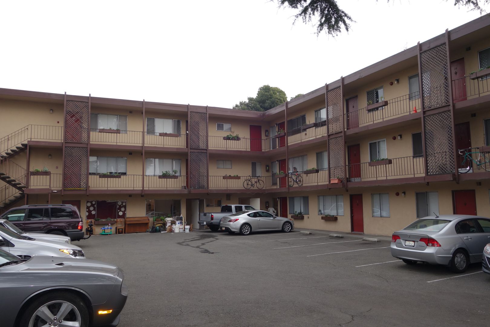 Oakland Apartment: 580 Vernon Street