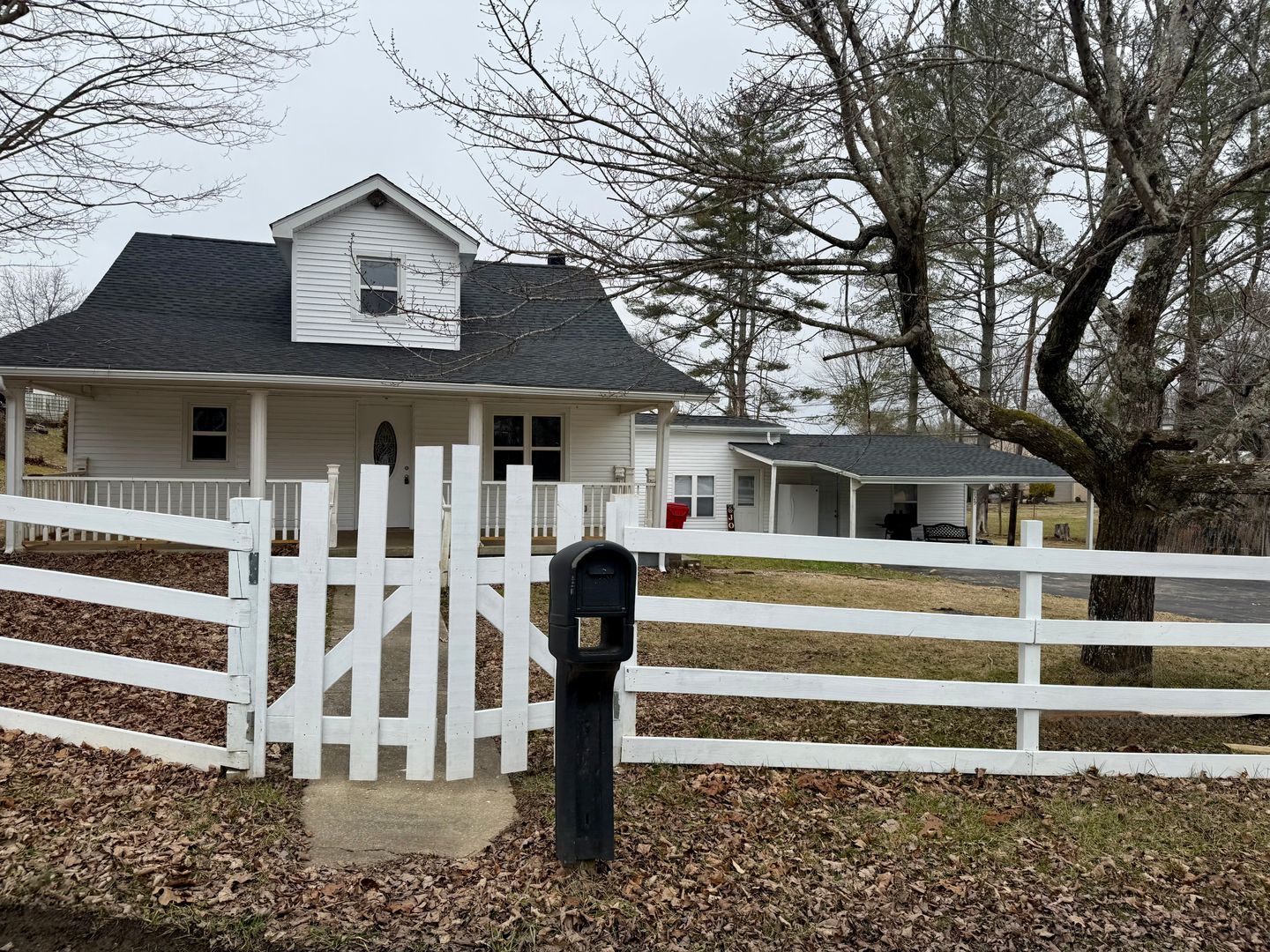 Corbin House: 127 Corinth Road
