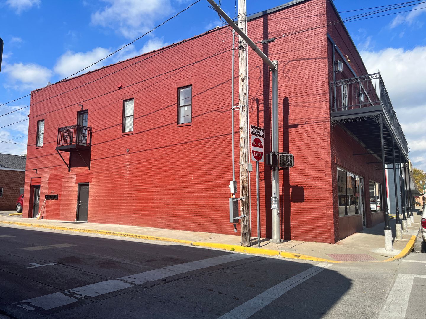 Corbin Apartment: 214 S Main Street