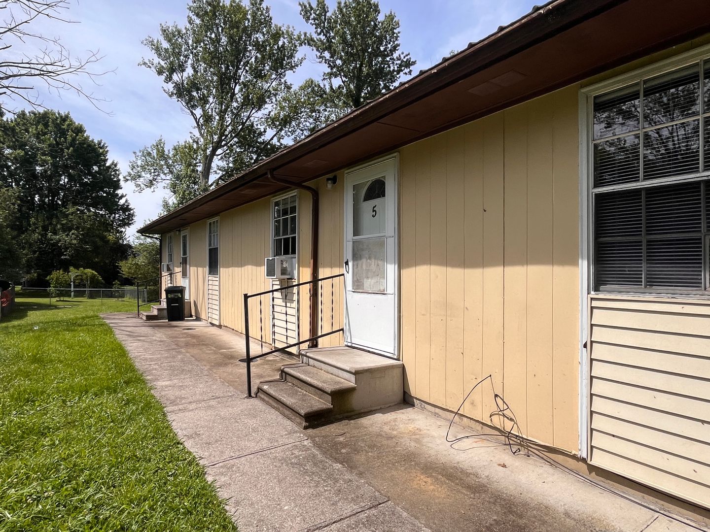 Corbin Apartment: 823 Engineer Street