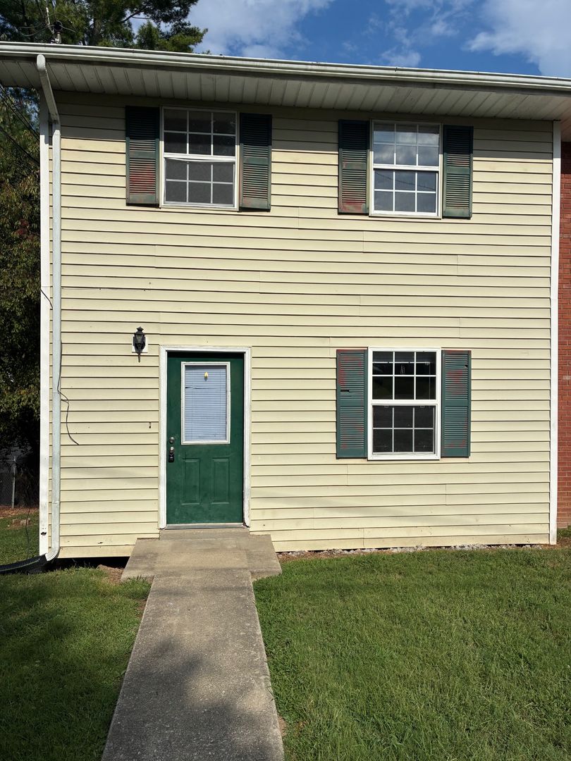 Corbin Apartment: 1301 Alta Avenue