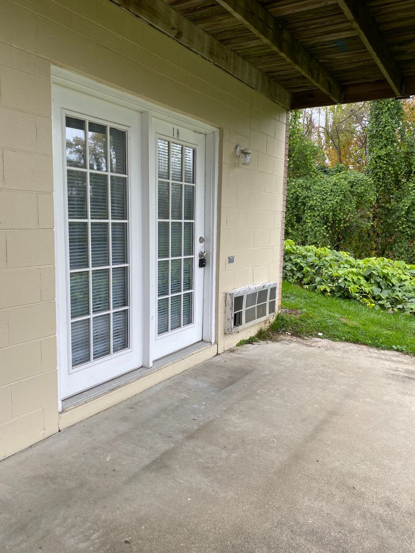 Corbin Apartment: 93 Barton Mill Rd