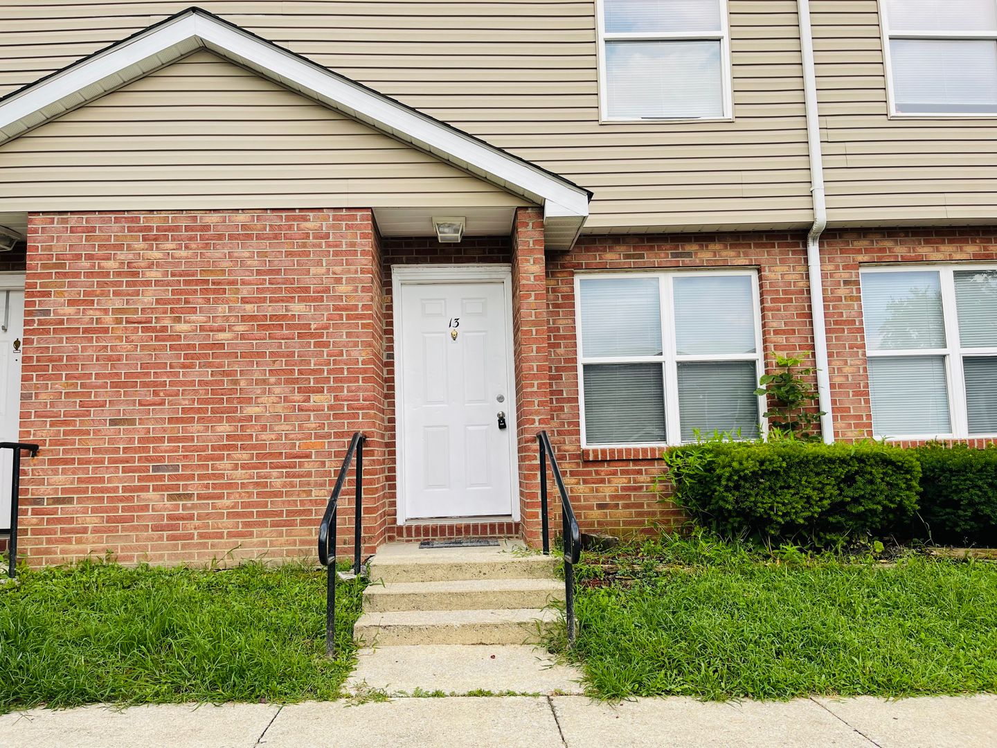 Corbin Apartment: Elaine Court