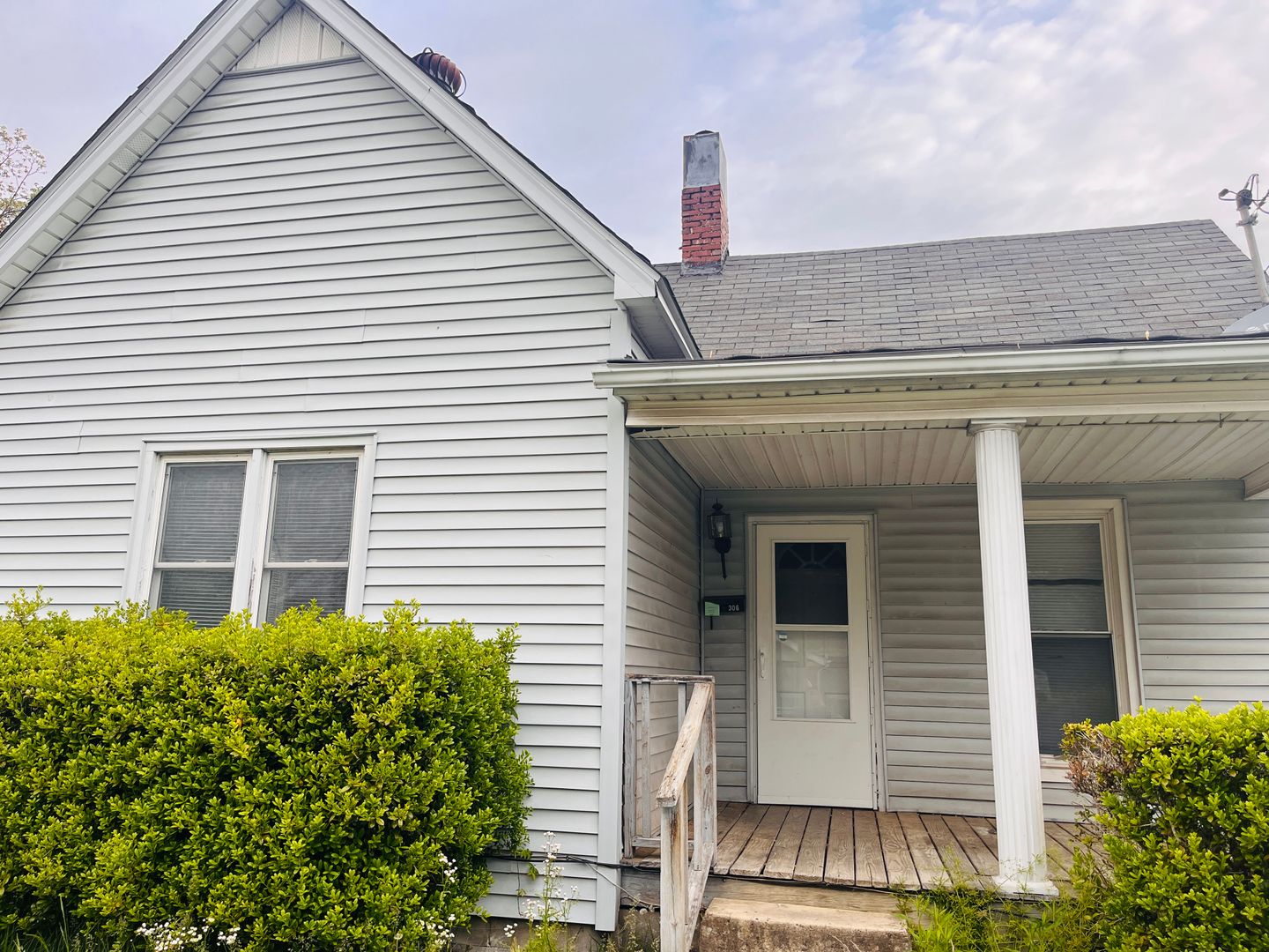 Corbin House: 306 5th St.