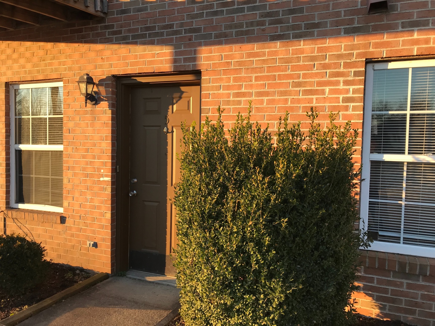 London Apartment: 13 Crescent View Drive