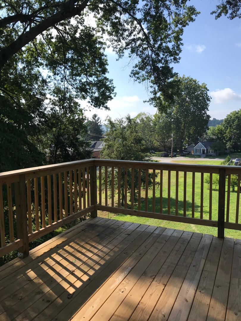 Corbin Apartment: 315 1st Street