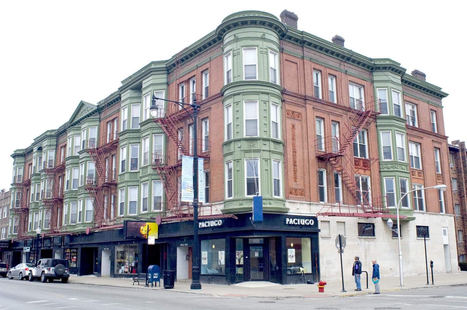 Chicago Apartment: 3241 N Broadway Street