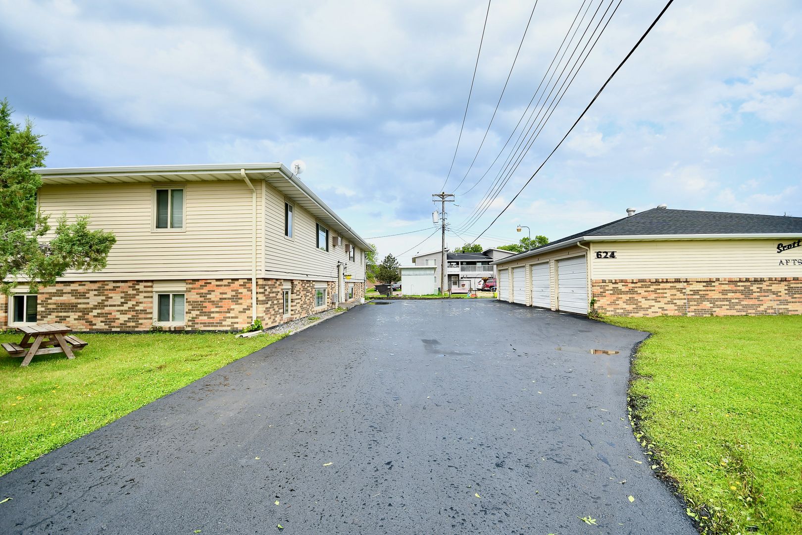 West Fargo Apartment: 612 6th St. E