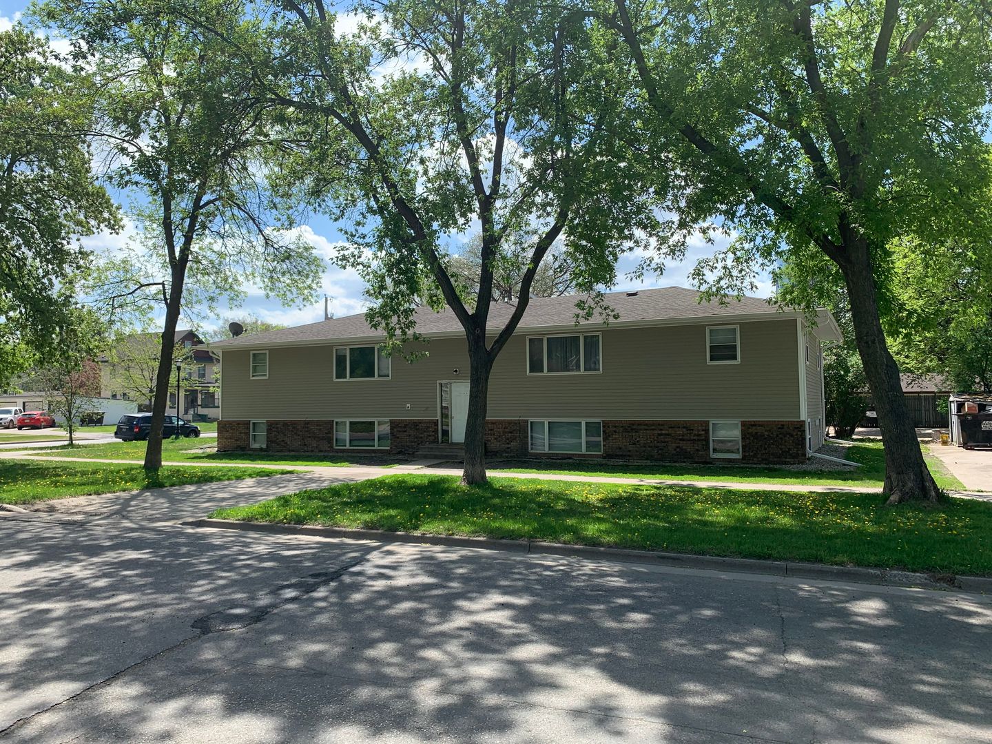 Fargo Apartment: 1102 8th Ave N