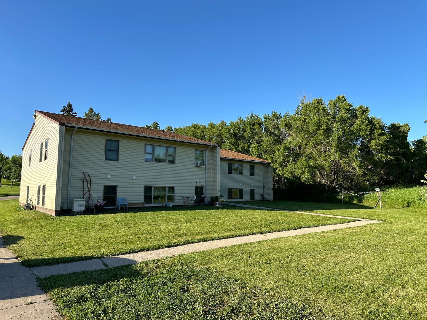 Lisbon Apartment: 107 Brown Ave