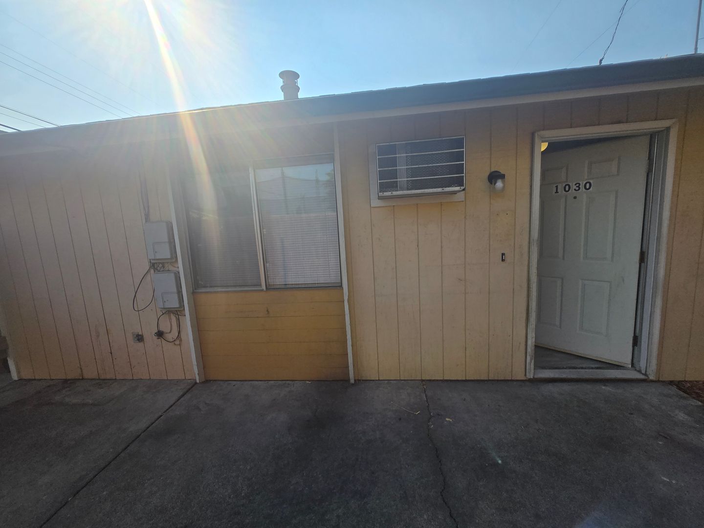 Spokane Apartment: 1028-1030 E Providence