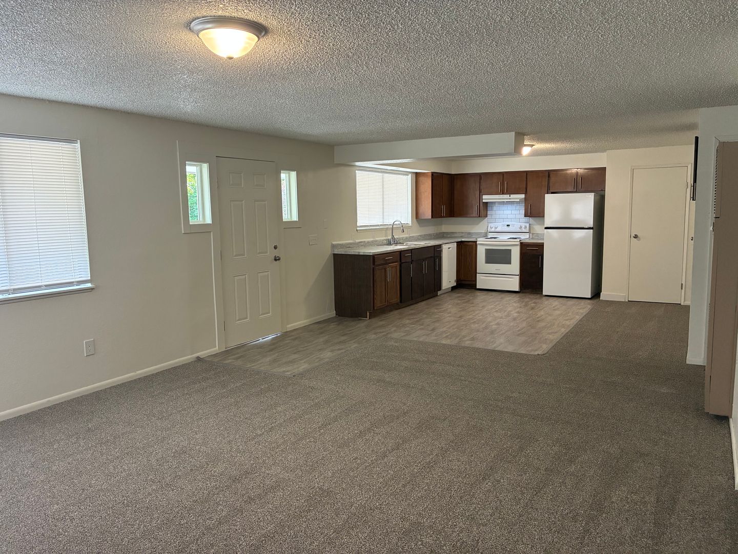 Greenacres Apartment: 516 N Flora
