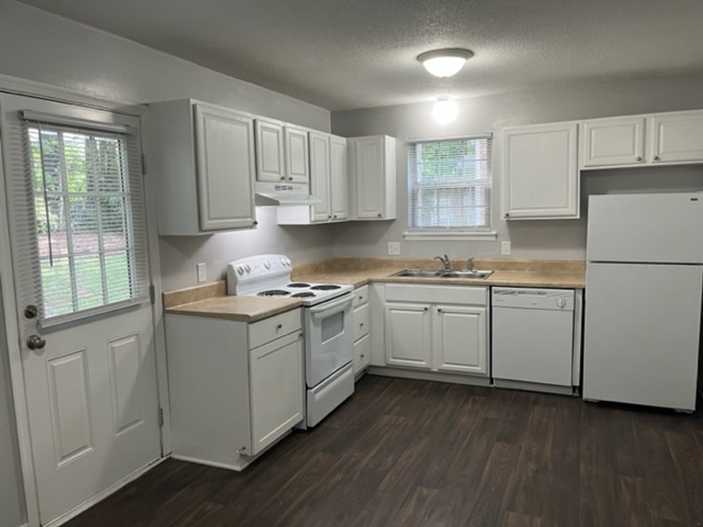 Cary Apartment: 510 Webster Street