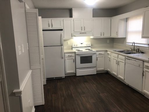 2 Bed 2.5 Bath Rental at 4407 Graceland Court, Raleigh, NC – photo 1