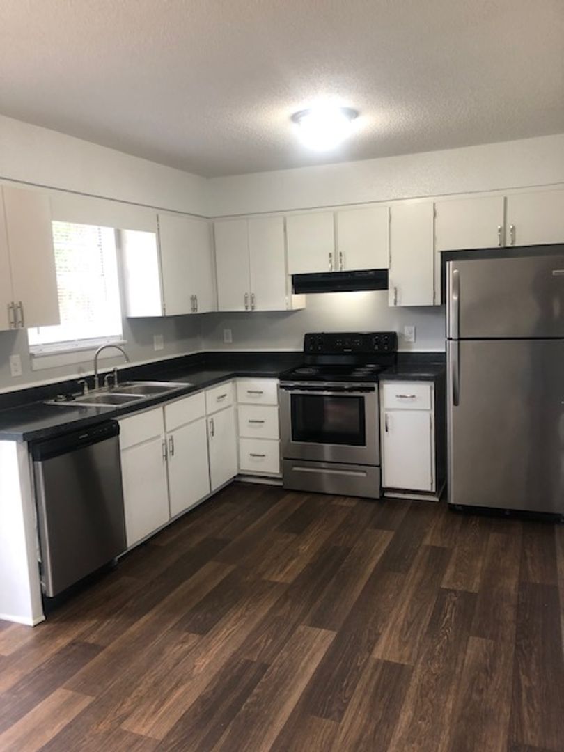 Raleigh Apartment: 1510-1528 Crest Rd