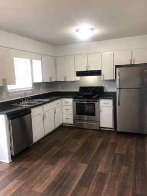 Lease NOW for $1,250 a Month – photo 1