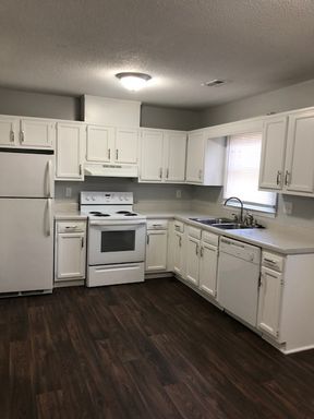 Graceland Court Townhomes – photo 1