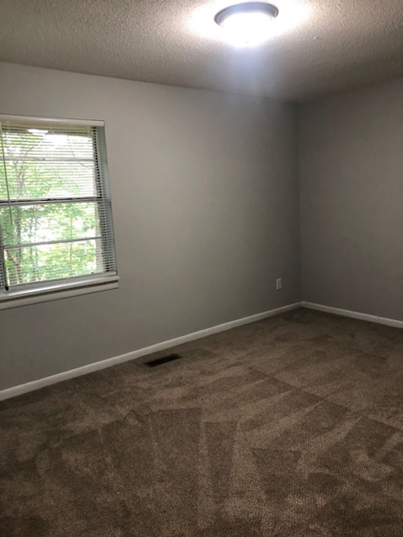 Raleigh Apartment: 1510-1528 Crest Rd
