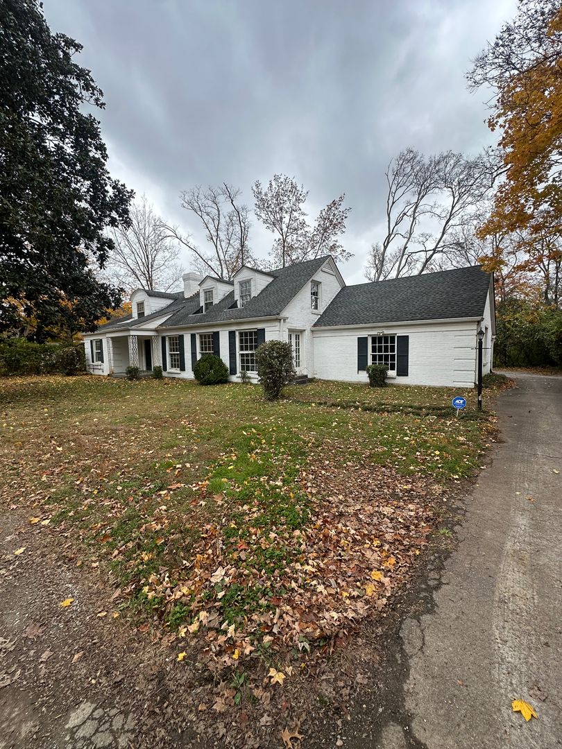 Nashville House: 2316 Abbott Martin Rd.