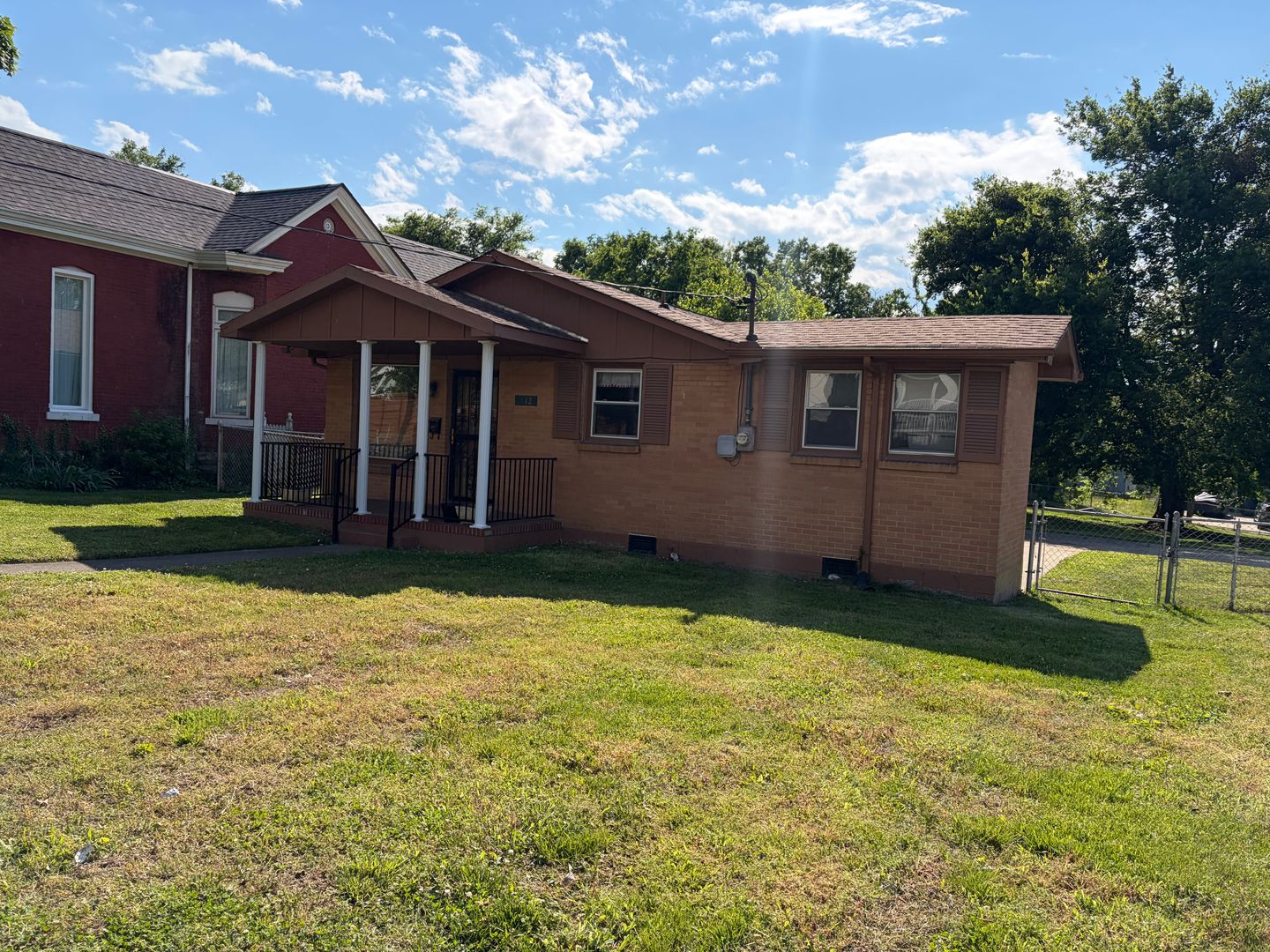 Nashville House: 712 Meridian Street