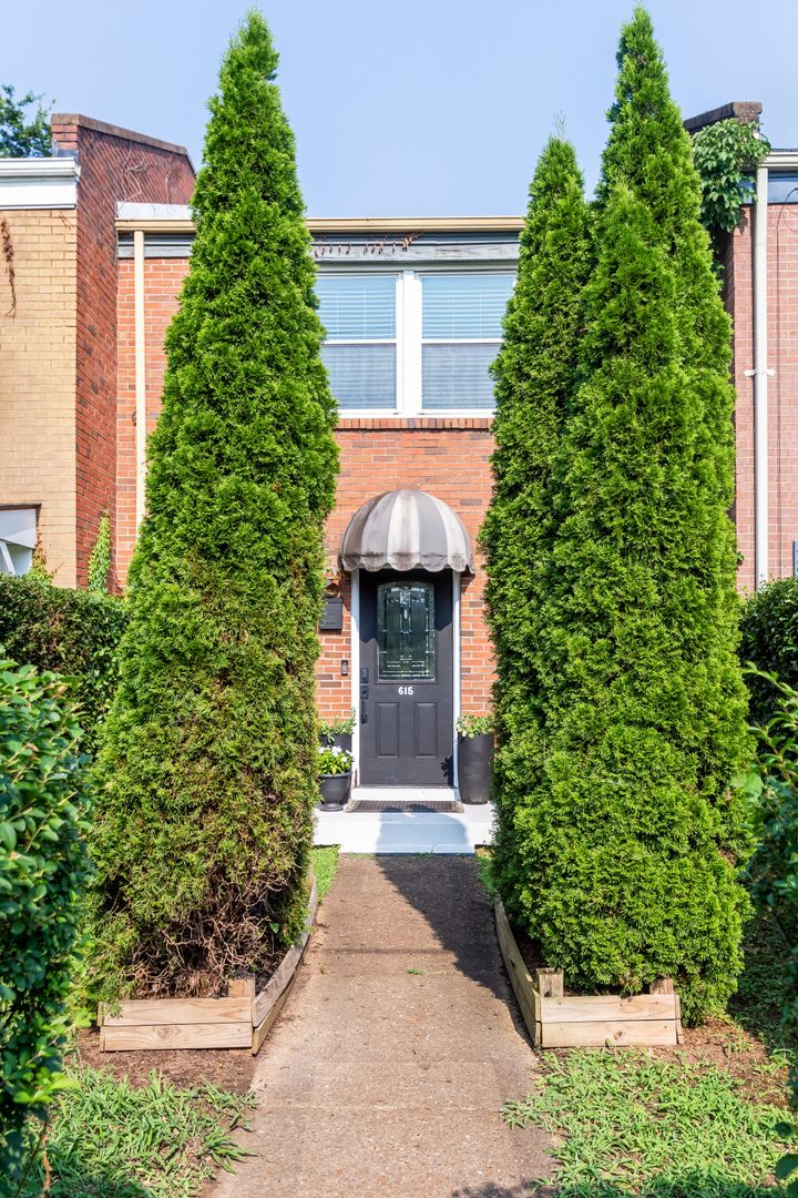 Nashville House: 615 Lischey Ave