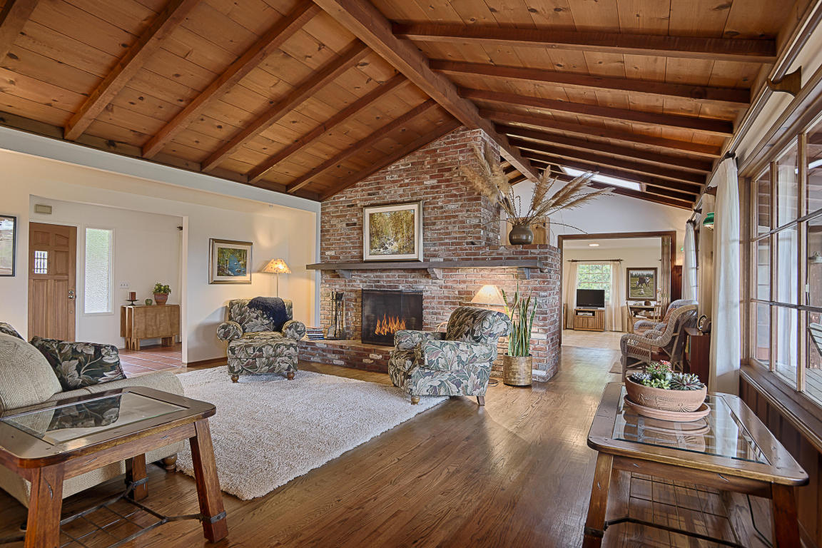 Santa Barbara House: 556 Scenic Drive