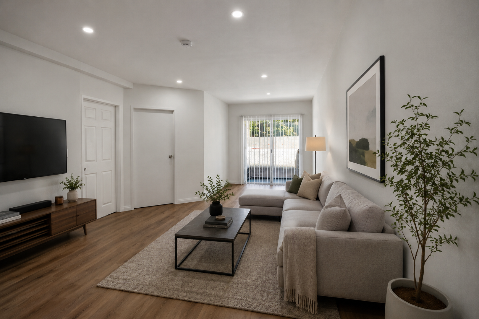 Los Angeles Apartment: 515 S. Harvard Blvd.