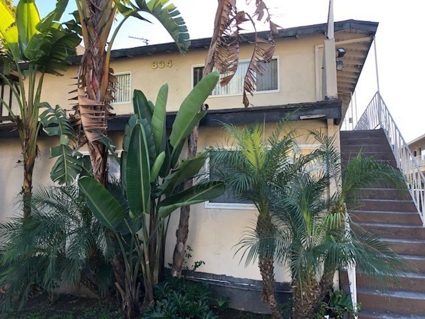 Inglewood Apartment: 834 victor ave.