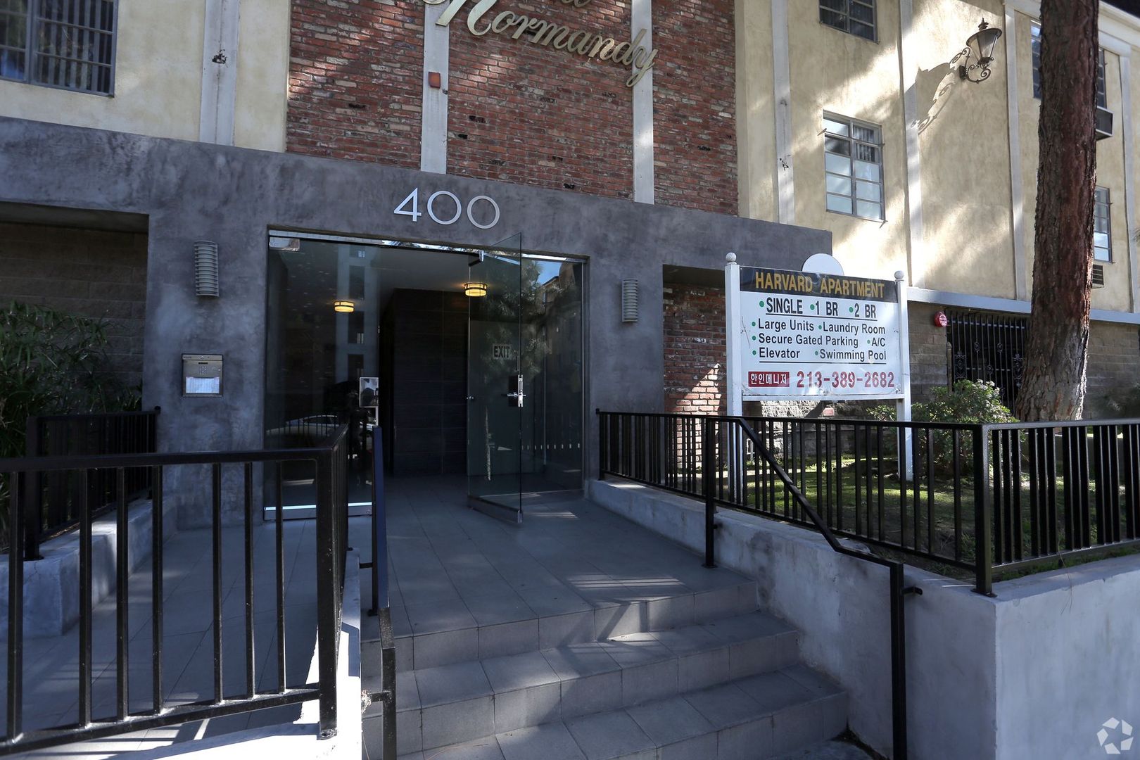 Los Angeles Apartment: 400 S. Harvard Blvd.