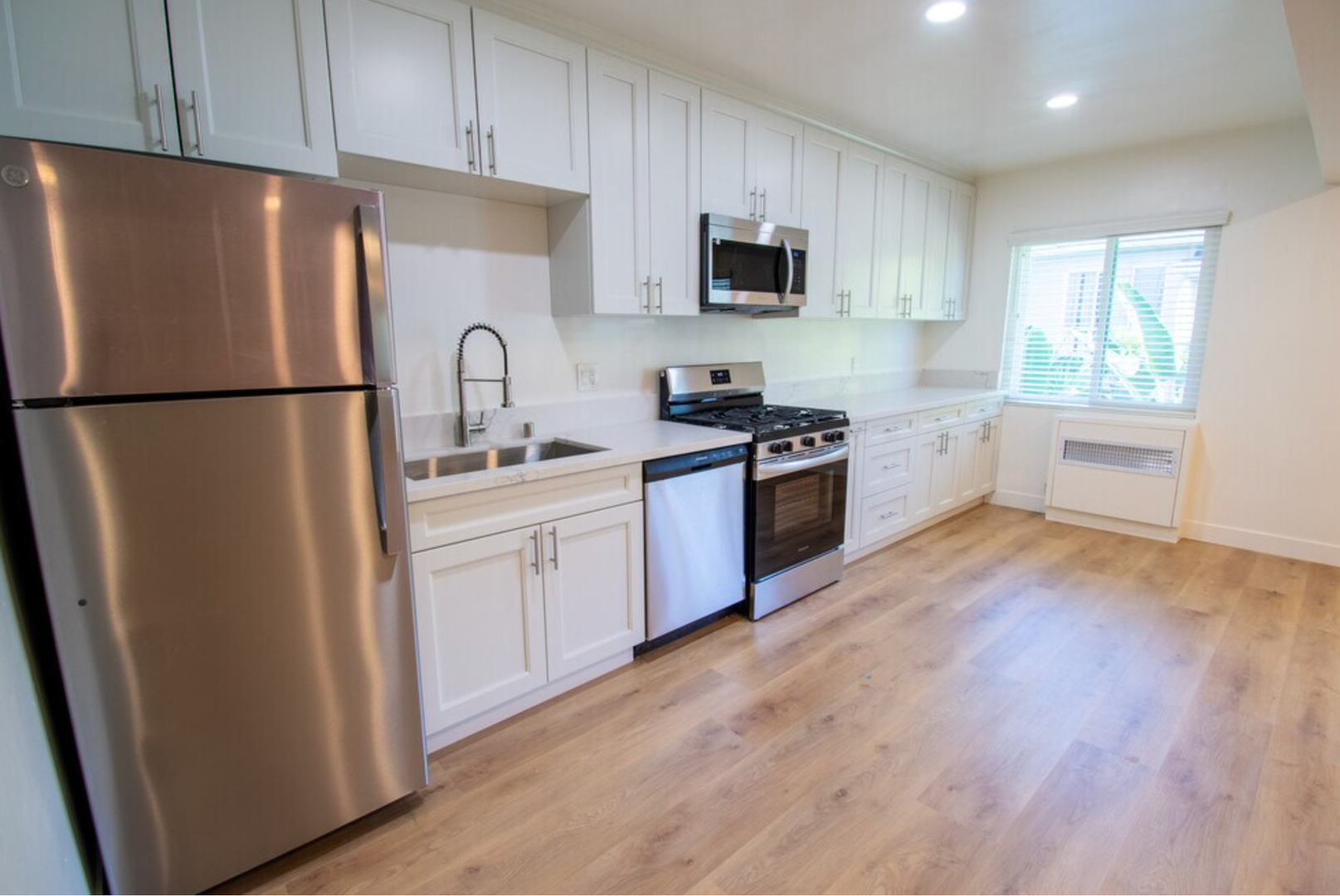 Los Angeles Apartment: 1625-1627 N. Laurel Ave.