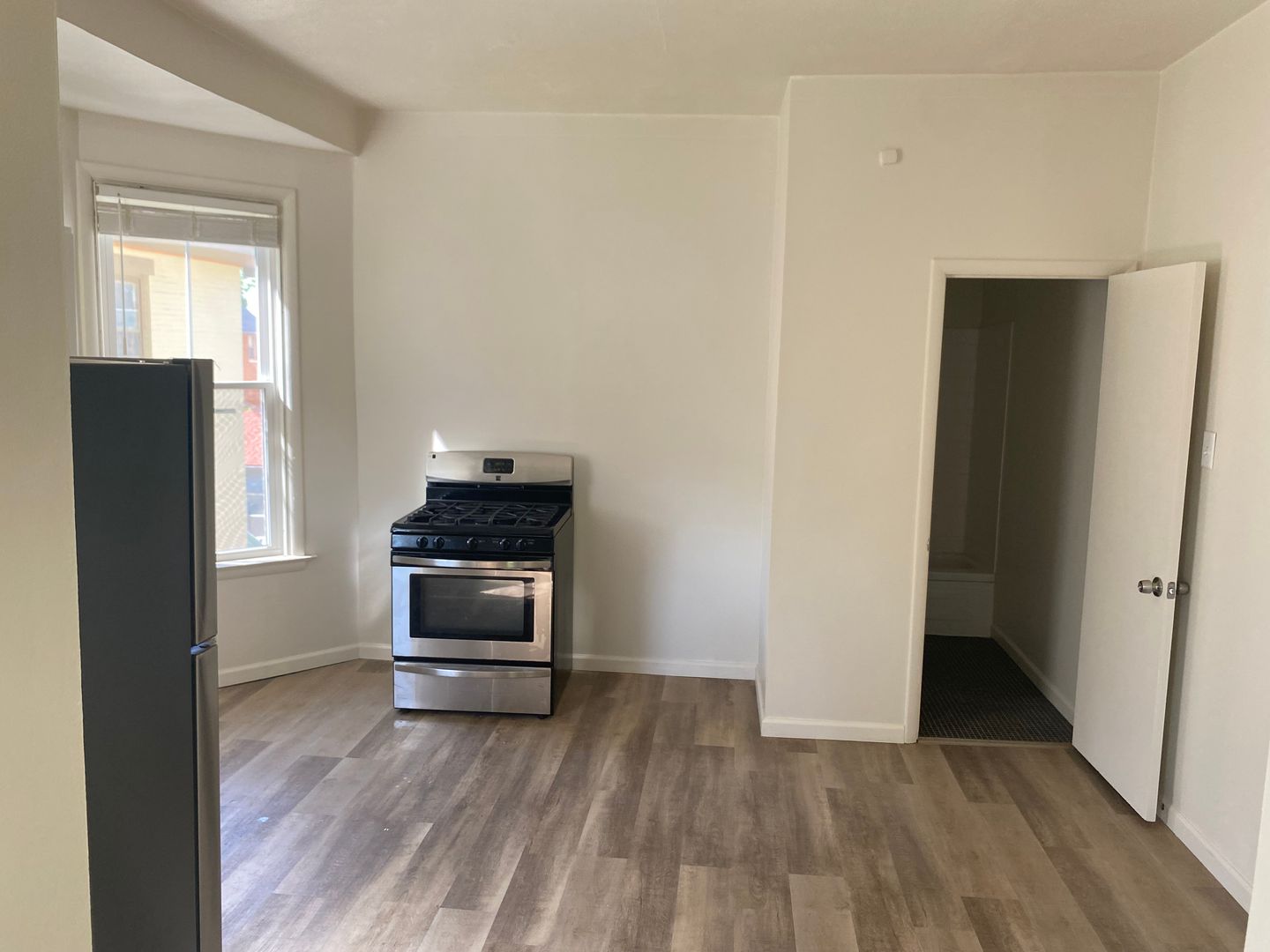 Cincinnati Apartment: 2420 Kenilworth Ave