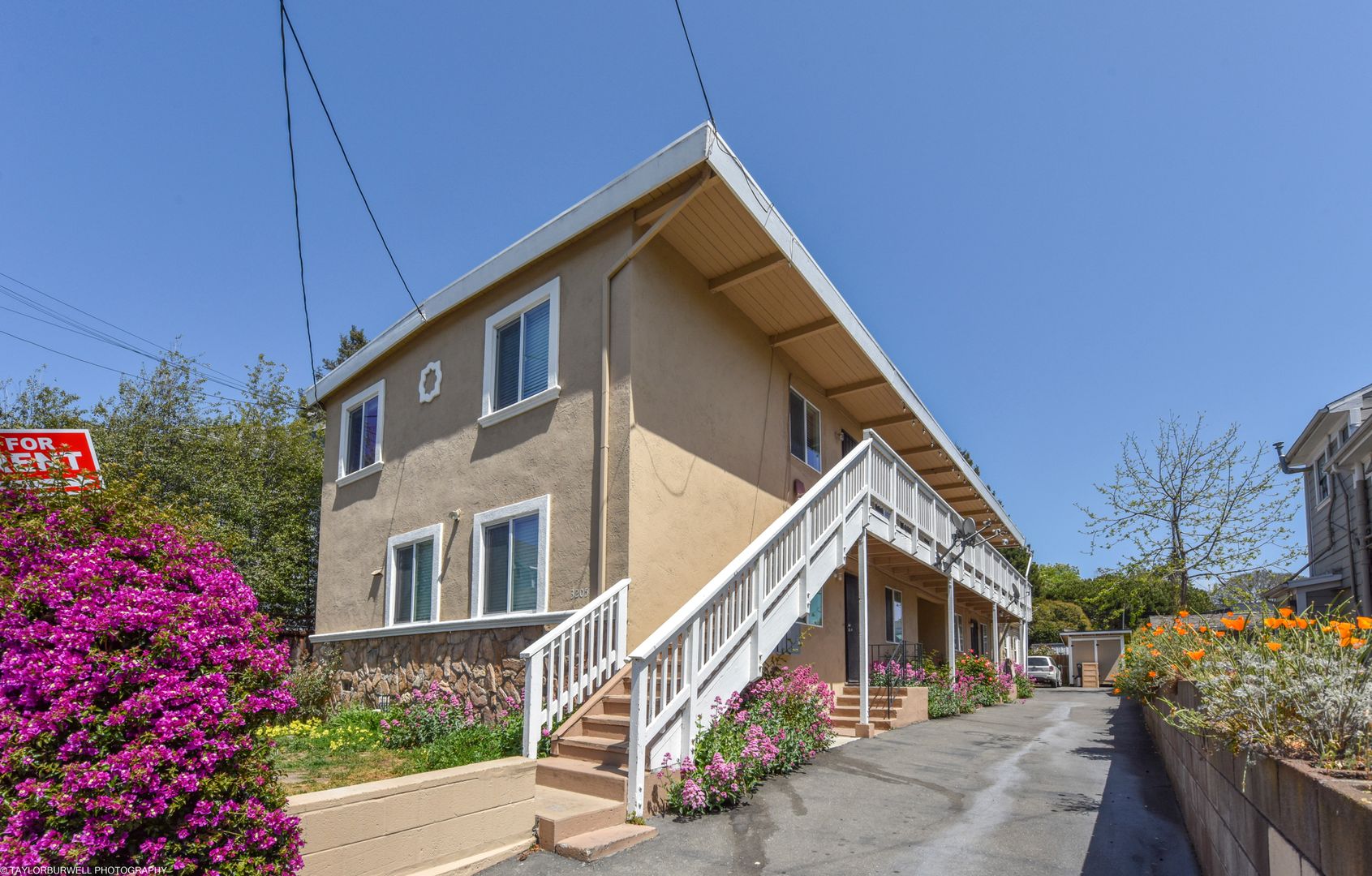 Berkeley Apartment: 3205 & 3209 California Street