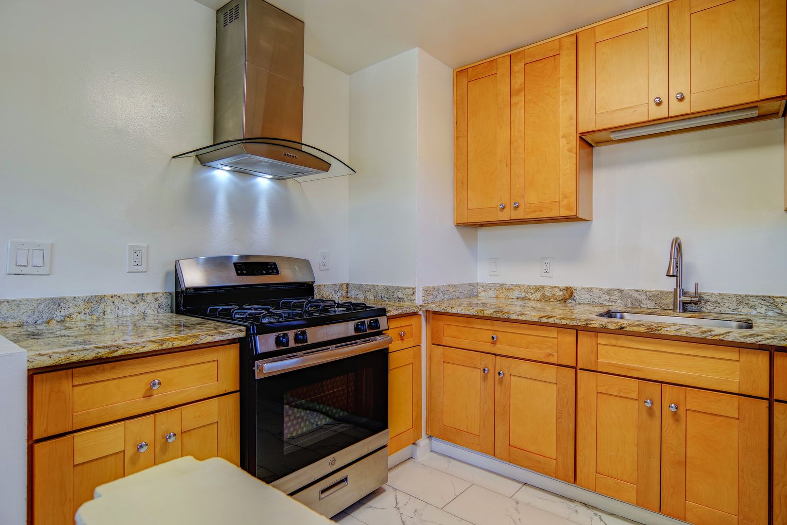 Redwood City Apartment: 48 Birch Street